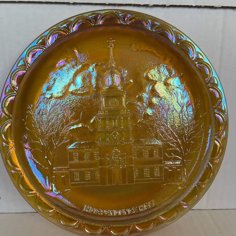 Bicentennial Commemorative Plate Gold Carnival Glass Independence Hall